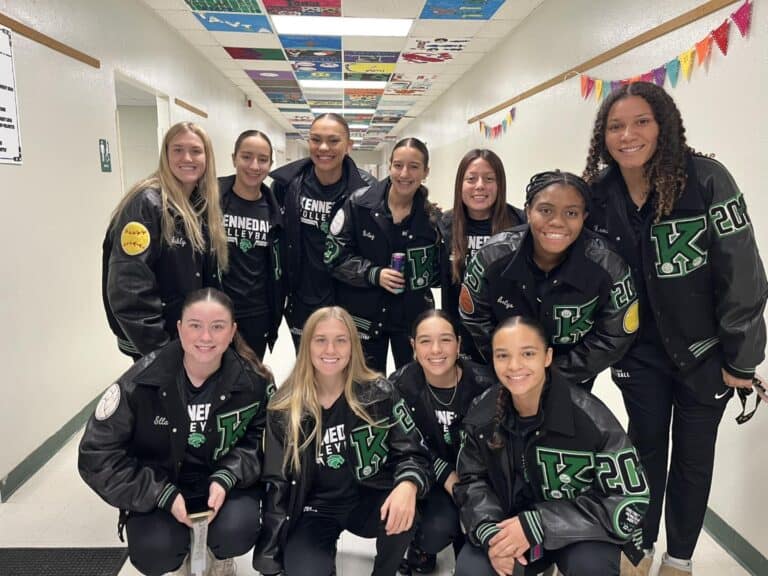 Lady Kats play for a UIL playoff slot with 2 matches left